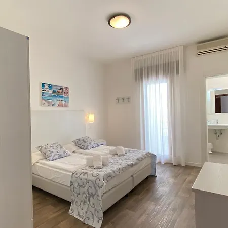 Hotel Linda 3*